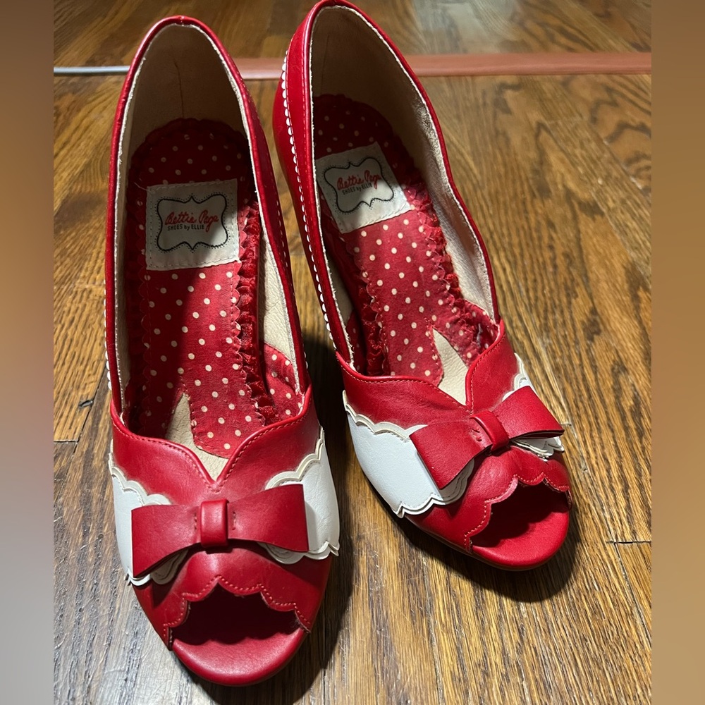 Bettie Page Retro Peep-toe Heels